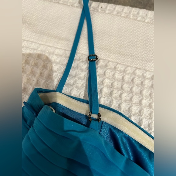 Laundry by Shelli Segal Gown, Ocean Blue - Picture 2 of 10